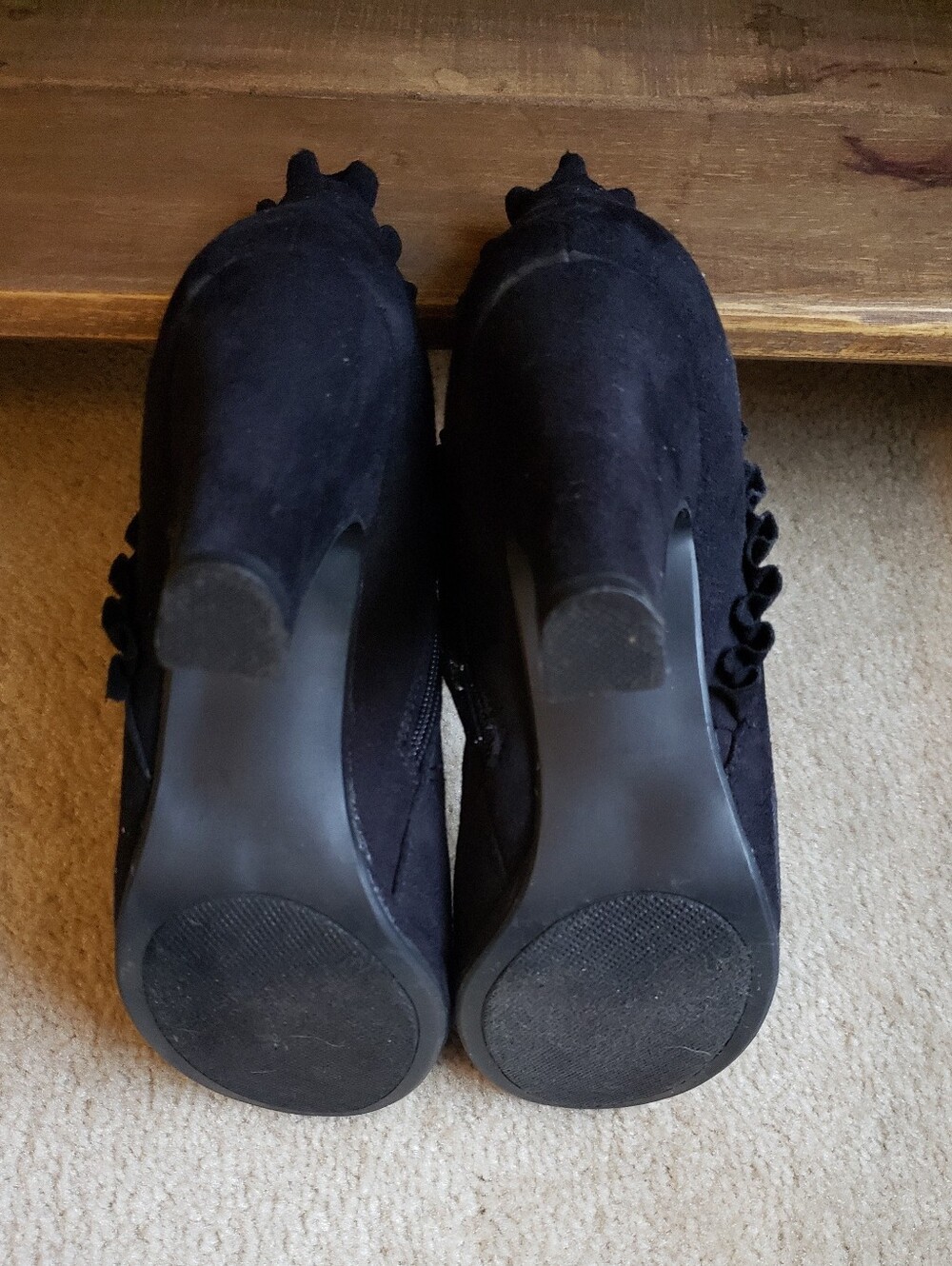 Fashion Bug Black Ruffle-Trim Ankle Booties Size 7.5 - Picture 4 of 7